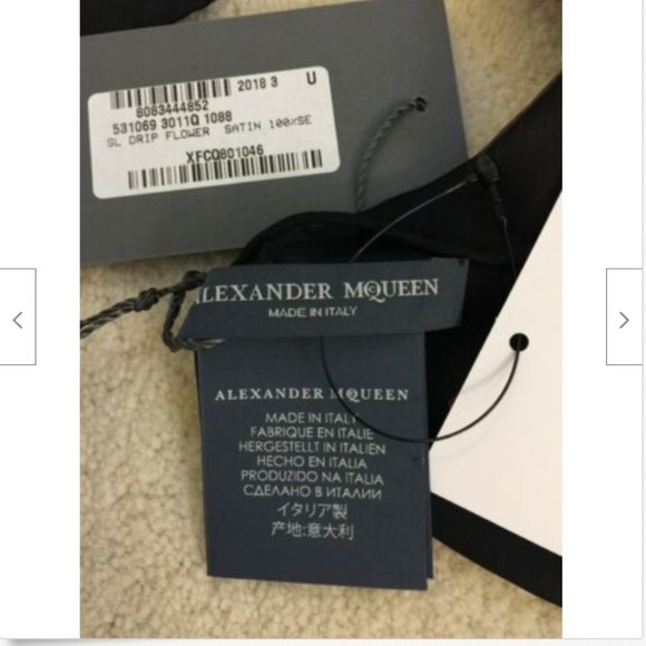 ALEXANDER MCQUEEN Shawl Square Scarf Made in ITALY 100% pure SILK Floral NEW - Picture 5 of 8